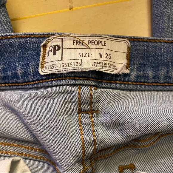 Free People distressed cropped jeans sz 25 - Picture 2 of 4